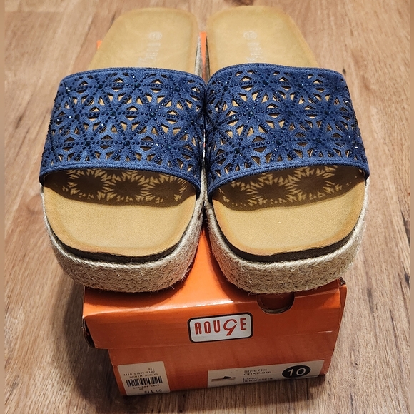 Blue slides - Picture 2 of 5